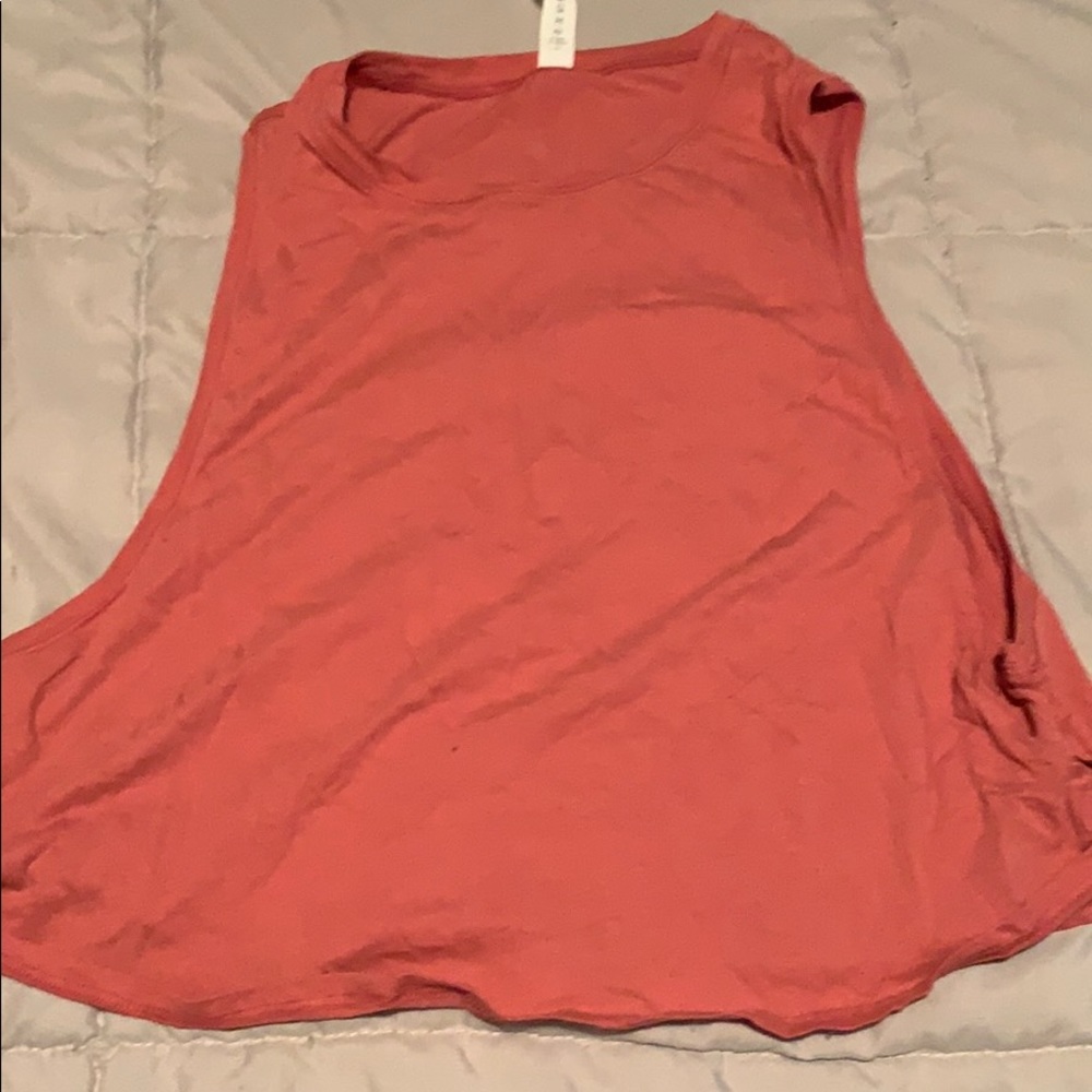 Turn and twist tank * light